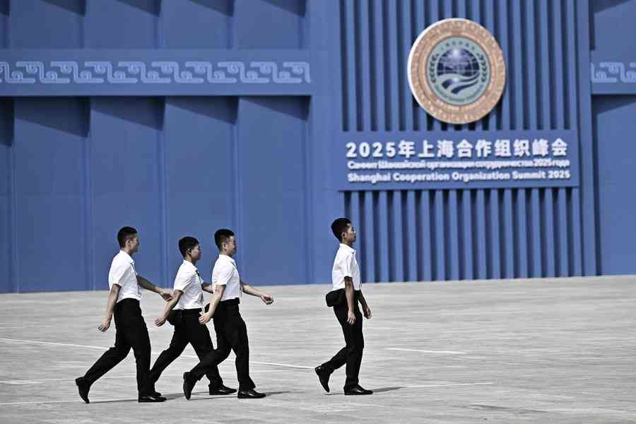 楊威：中共把上海合作組織搞得不倫不類