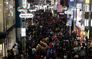 萬聖夜東京街頭派對 「小熊維尼」很搶鏡