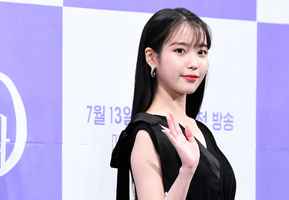 IU 9月於首爾綜合運動場開唱 韓女歌手第一人
