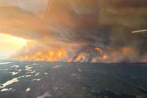 加拿大大規模山火 煙霧跨越大西洋飄向英國