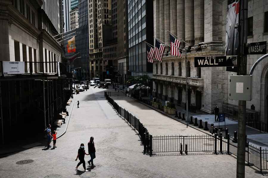 華爾街巨頭以美國人錢投資中國 專家籲警惕