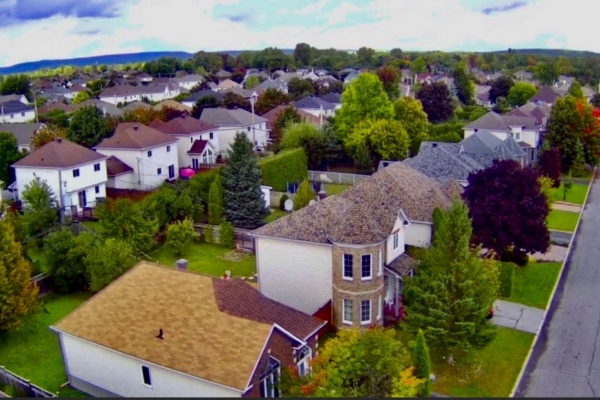 特朗普將禁大型投資者購買美國獨棟家庭住宅 籲立法控制樓價