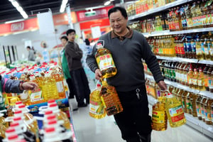 食品價暴漲民眾囤糧 貿易戰導致中國糧荒？
