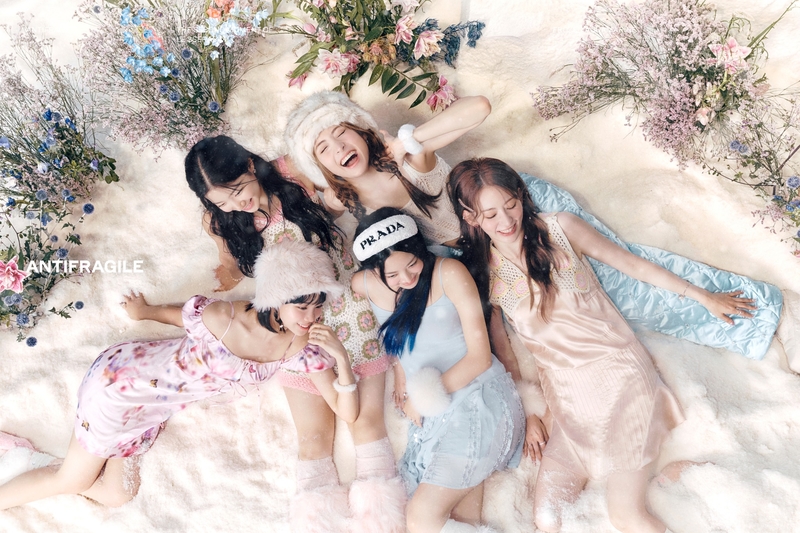 南韓人氣女團LE SSERAFIM第二張迷你專輯《ANTIFRAGILE》宣傳照。（Source Music提供）