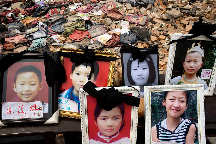汶川地震12周年 家長在嚴厲監控下悼冤魂