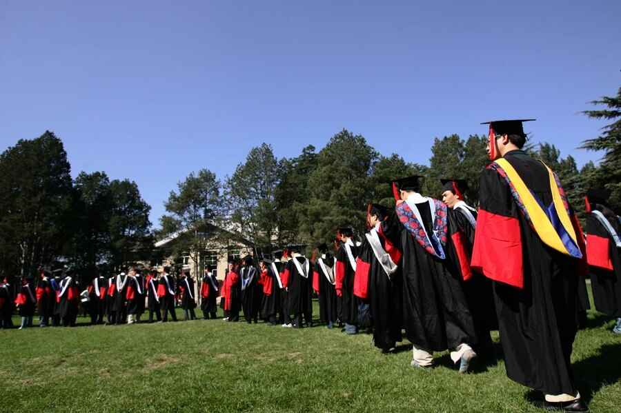 中國高考人數8年來首次減少 專家指有兩主因