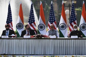 蓬佩奧訪問印度 呼籲兩國聯手共抗中共