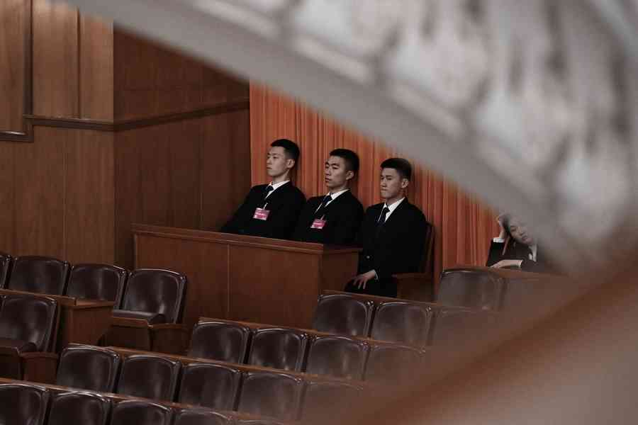 中共官場現「揚老抑少」 分析指習怕造反