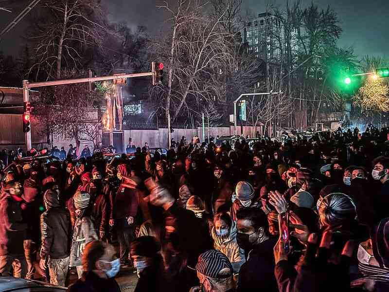 新哈梅內伊政權處決3抗議者 含19歲摔跤冠軍