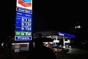 全美平均油價飆至每加侖4美元 本周或創紀錄