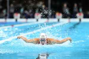 巴黎奧運 | 美國21歲選手打破100米女子蝶泳奧運紀錄