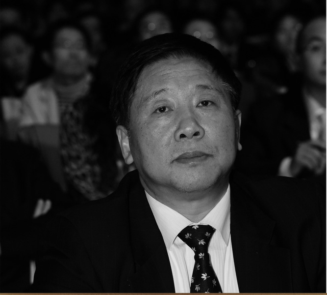 律師團：葉小文應向其迫害的中國人謝罪弔唁