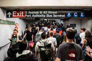 時代廣場地鐵站驚傳槍響 乘客四散奔逃無人受傷