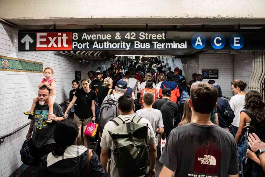 時代廣場地鐵站驚傳槍響 乘客四散奔逃無人受傷