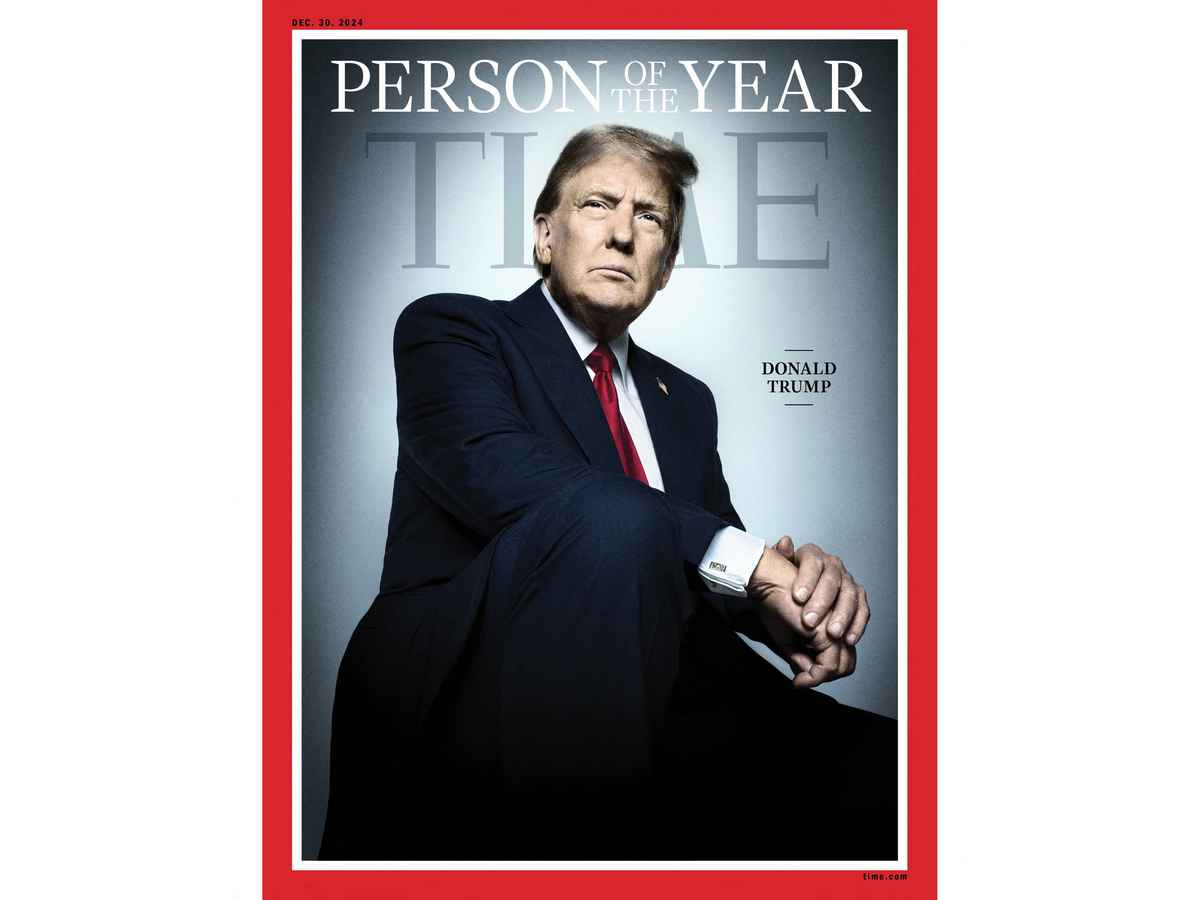 2024年12月12日,美國當選總統特朗普(Donald Trump)被評為《時代雜誌》(TIME Magazine)本年度風雲人物。美國12月12日將美國當選總統特朗普(Donald Trump)評為2024年 「年度風雲人物」,這是他第二次獲此殊榮,以表揚這位大亨在政治上的驚人復甦。(Platon for TIME / TIME / TIME Person of the Year / AFP)