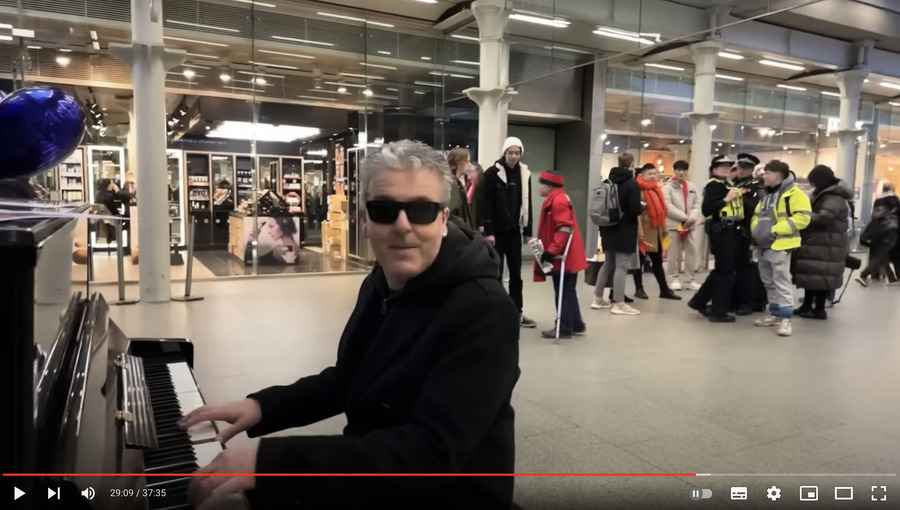 倫敦火車站鋼琴影片播放970萬次 Dr K：我不反華