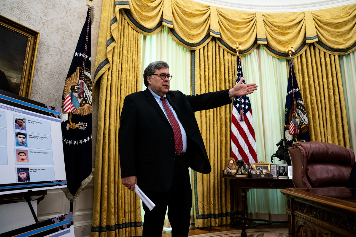 圖為美國司法部長比爾·巴爾（Bill Barr）2020年7月15日在白宮出席新聞會。（Anna Moneymaker-Pool/Getty Images）