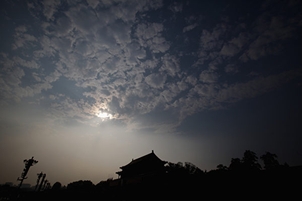 王友群：為甚麼「憲法」保護不了劉少奇？