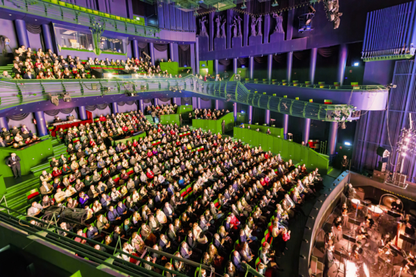 神韻波蘭兩城票房售罄 省長授予榮譽贊助