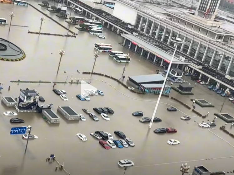 連日暴雨 湖南8村失聯 長沙火車站積水