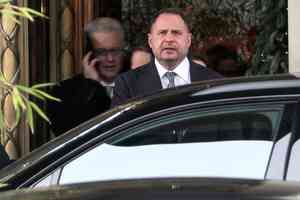 澤連斯基最高級助手被反腐警察搜家後辭職