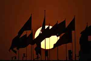 撣封塵 :迫害法輪功——密令、密件操控下的國家犯罪