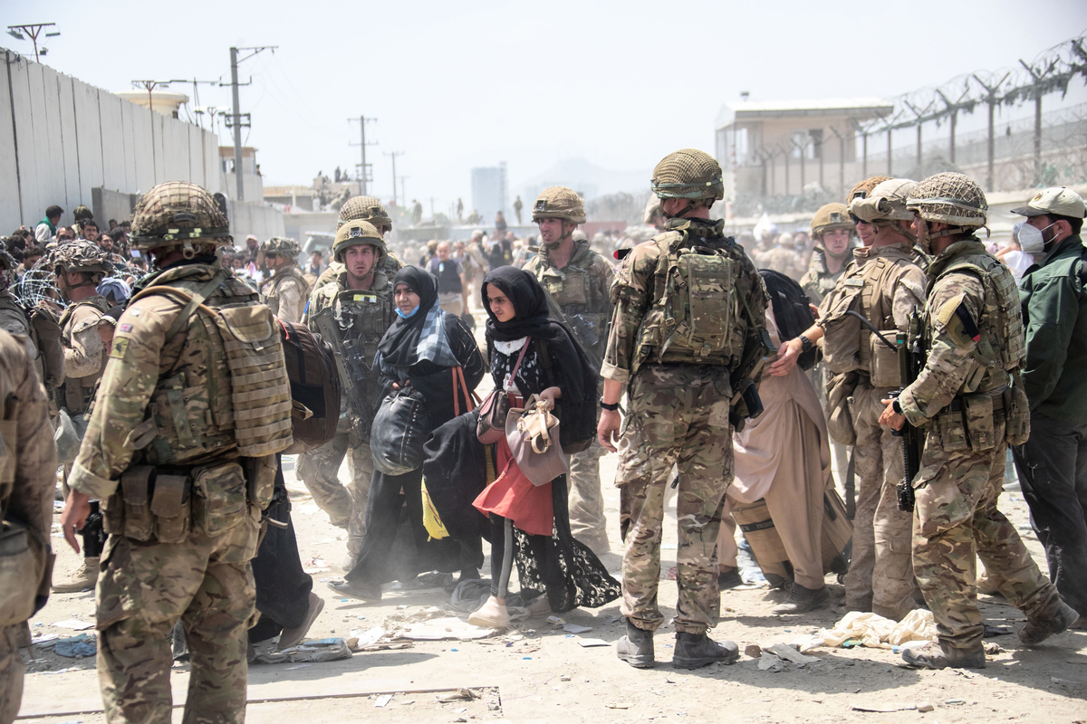 8月21日，阿富汗首都喀布爾的亂局。（MoD Crown Copyright via Getty Images）