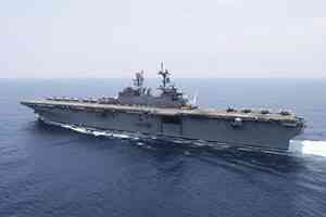 美陸戰隊從閃電航母登上伊朗貨船 影片公開