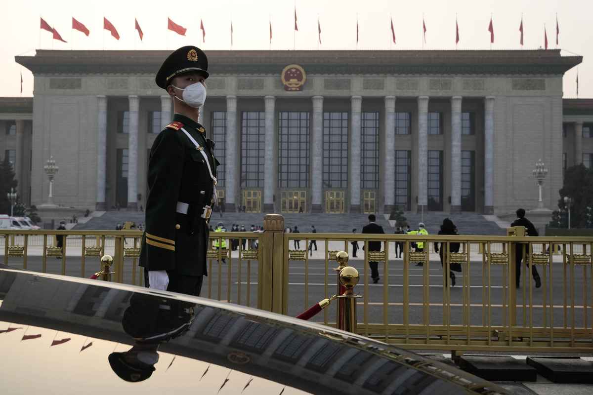 圖為2023 年 3 月 7 日，中共人民代表大會在北京人民大會堂舉行。（AP Photo/Ng Han Guan/加通社）