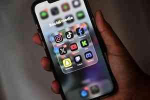 多國禁15歲以下孩子用社媒 法國擬加快立法