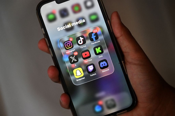 多國禁15歲以下孩子用社媒 法國擬加快立法