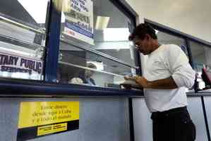 美國打擊非法移民跨境匯款 單筆超2千須上報