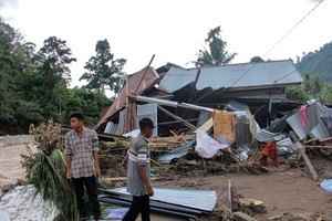 印尼暴雨引發洪水山泥傾瀉 至少19死7失蹤