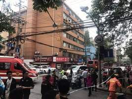 上海長寧區一4S修理廠坍塌 至少21人死傷