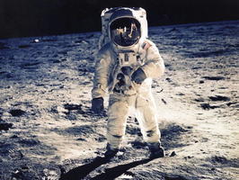 彭斯重申美國主導太空 太空人5年內再登月