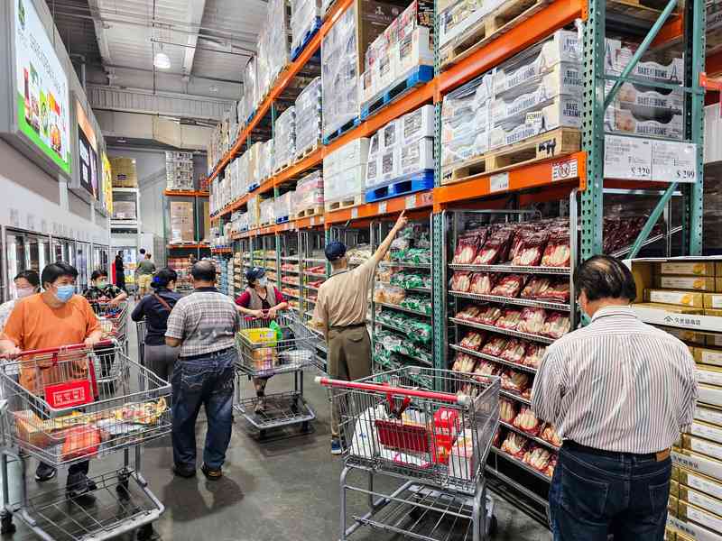 11月消費信心小幅回升 台灣GDP可望破6%