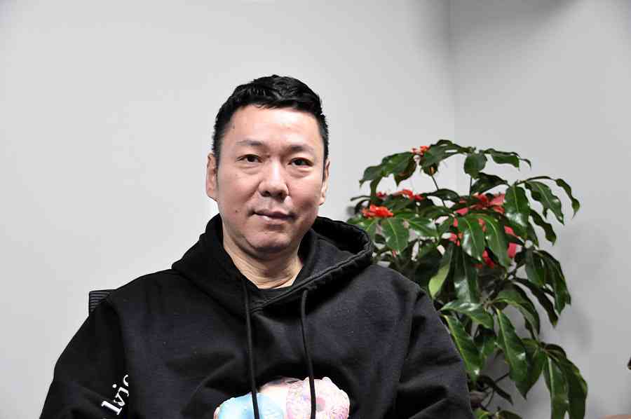 中共統治下難以生存 一位企業精英逃出國