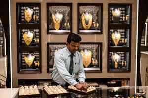 伊朗戰爭令金價暴跌 印度人爭購黃金