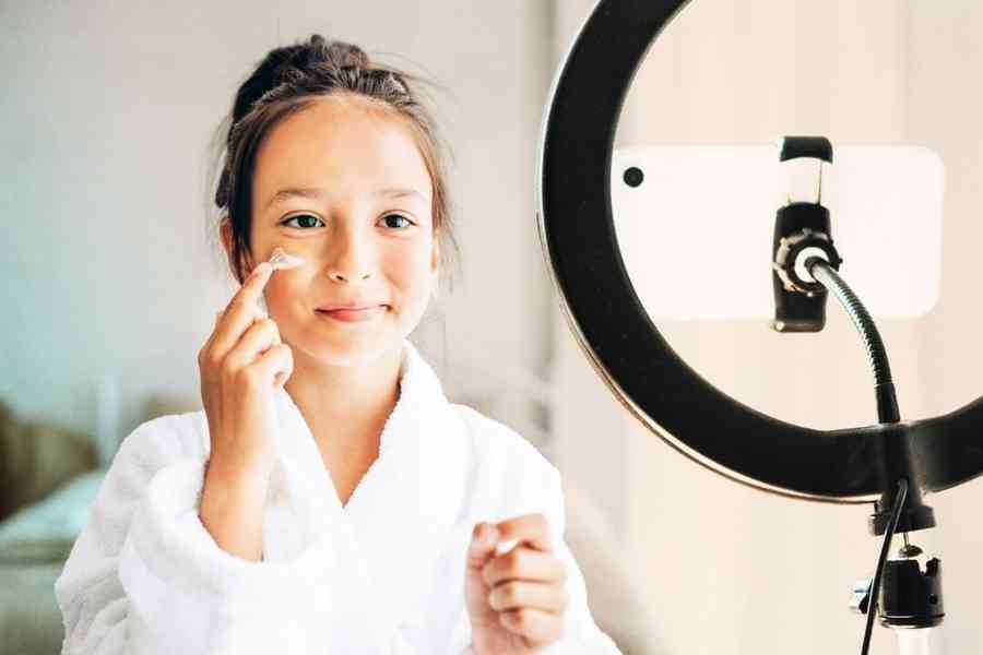 七歲便美肌抗衰老 醫學界警惕「Sephora Kids」現象