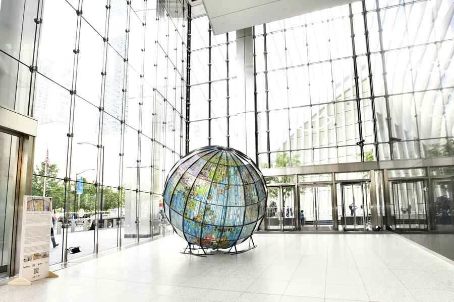 【圖輯】巨型塑料垃圾地球儀亮相紐約世貿中心
