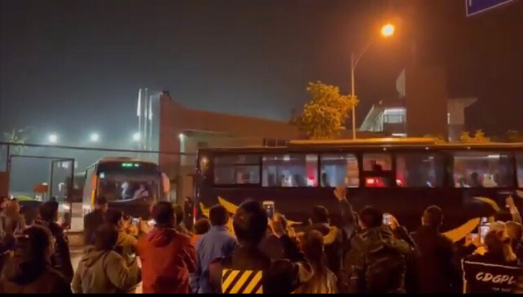 【一線採訪】北京一家人染疫 小學生全班被拉走