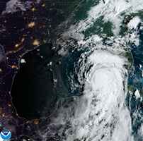 風暴登陸佛羅里達前將增強為「極危險」大型颶風