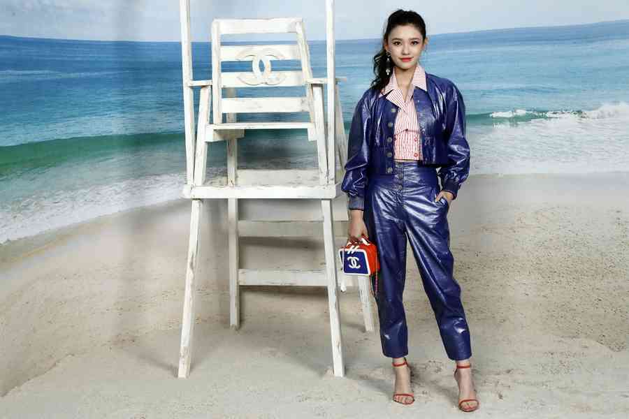 林允嚴寒下熬夜拍戲 在片場服用救心丸引擔憂