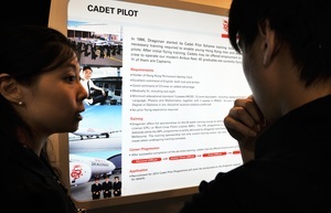 內幕：中國公派飛行員為何在美航校自殺