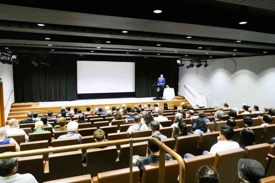 澳洲新南威爾斯議會上演《超限戰》全澳首映反響熱烈