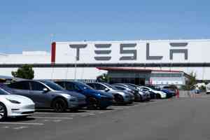 Tesla訓練升級版自動駕駛系統 或下月發布