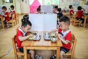 中國幼兒園四年銳減4萬 一胎化政策惡果初顯