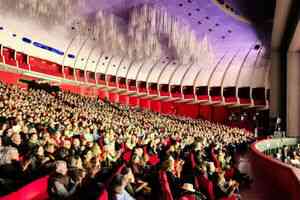 看神韻迎新年 意大利都靈演出大爆滿 精英讚佩