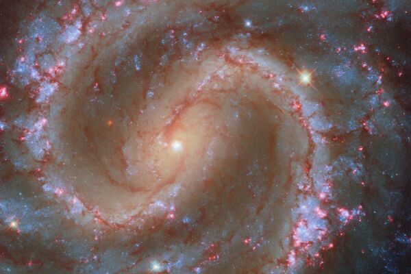 哈伯望遠鏡拍到極為暗淡的「失落星系」