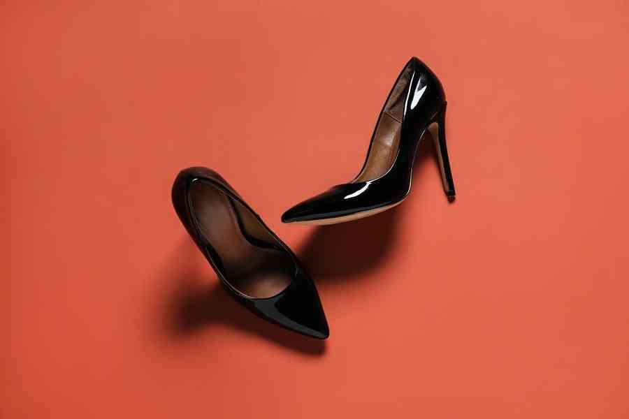 為甚麼女性愛穿尖頭鞋？ 會痛還要穿？